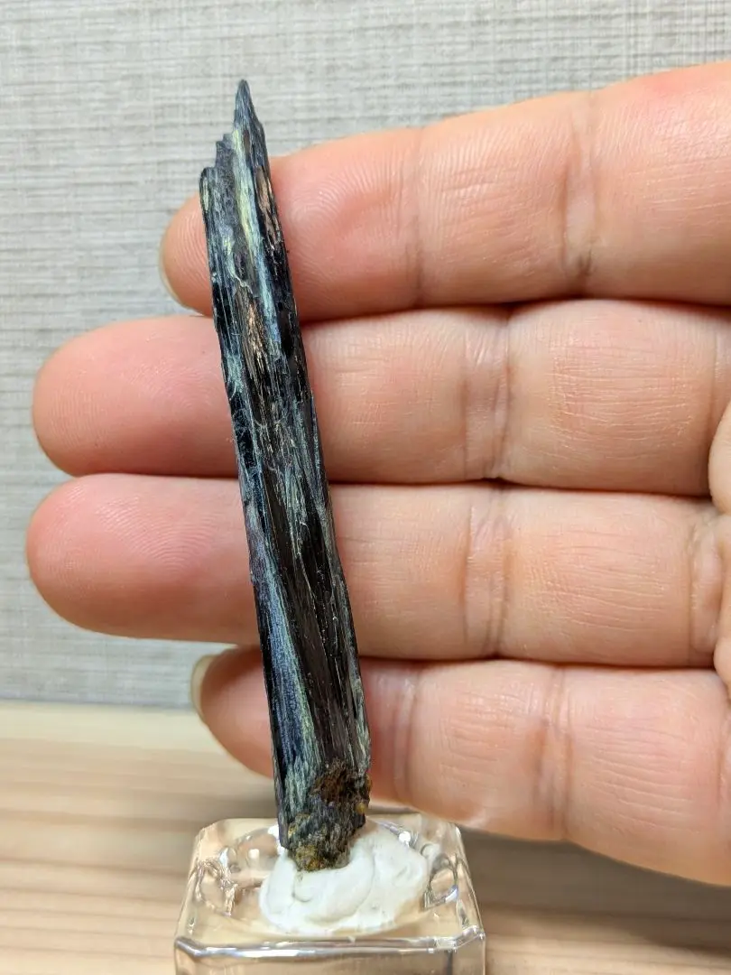 229 コソボ産 ビビアナイト ヴィヴィアナイト 結晶 標本 Yahoo!オークション -「ビビアナ」(岩石、鉱物) (科学、自然)の