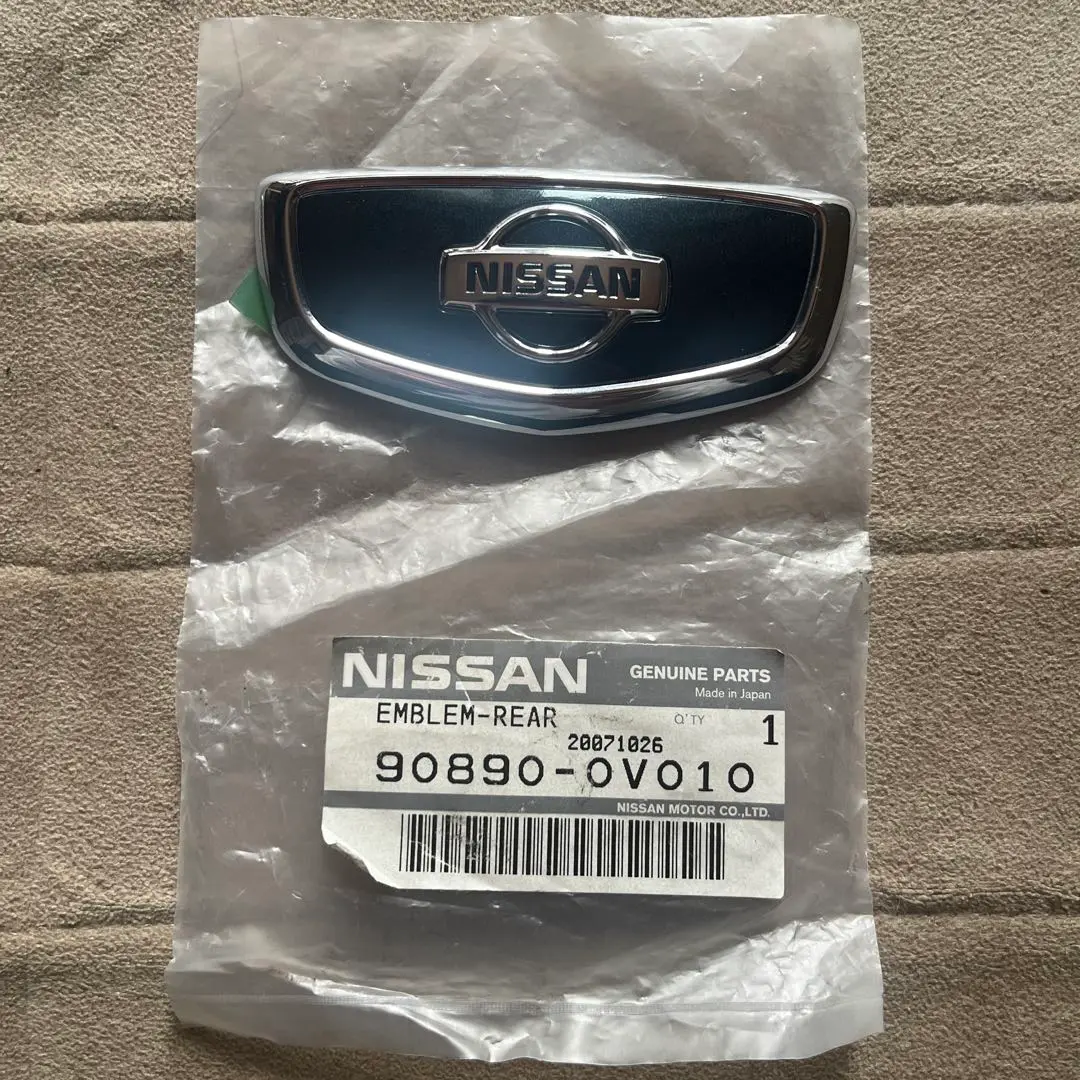 Nissan ステージアWC34車用DAYZ エンブレム G8892-0V000