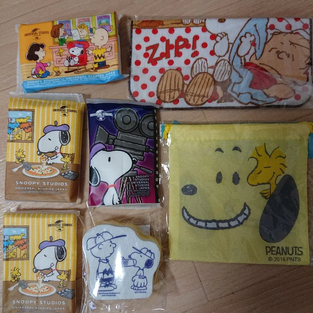 Thumbnail of Snoopy goods