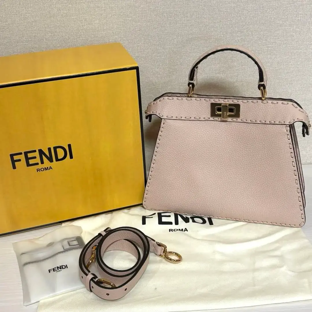 大幅値下げ♡FENDI・アイシーユー・スモール・セレリア・コルダ・グレージュ FENDI】ピーカブー アイシーユー スモール セレリアバッグ