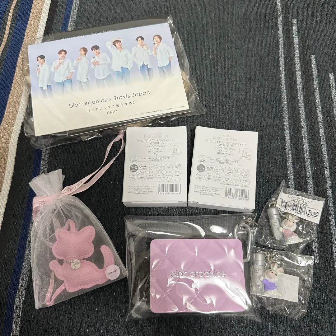 ビオールオーガニクス☆限定コンパクト＆ファンデーションリフィル＆ストラップ ビオールオーガニクス☆限定コンパクト＆ファンデーション