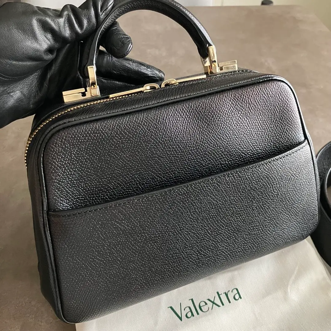 美品　valextra セリエエッセミディアム valextra】セリエS グロッシーミディアム☆METROCITY(メトロ