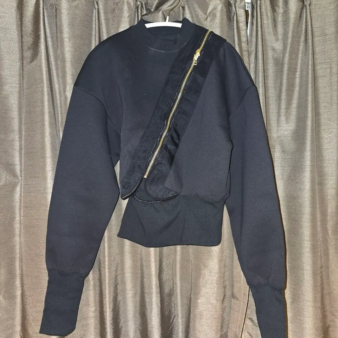 美品 AKIKOAOKI マットスウェットトップス スウェット AKIKOAOKI（アキコアオキ）の「【AKIKOAOKI/アキコアオキ