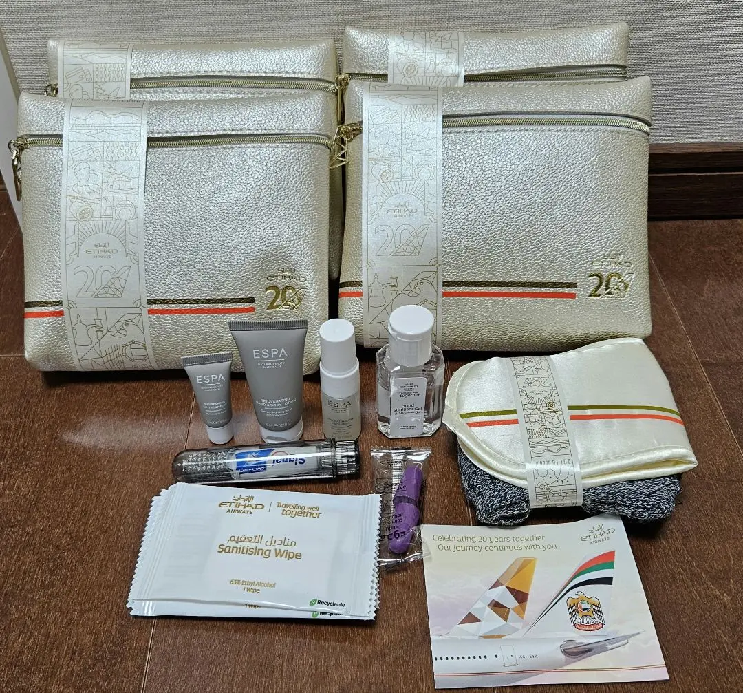 エディハド航空 記念品セット【非売品】 2025年最新】エティハド航空20周年の人気アイテム - メルカリ