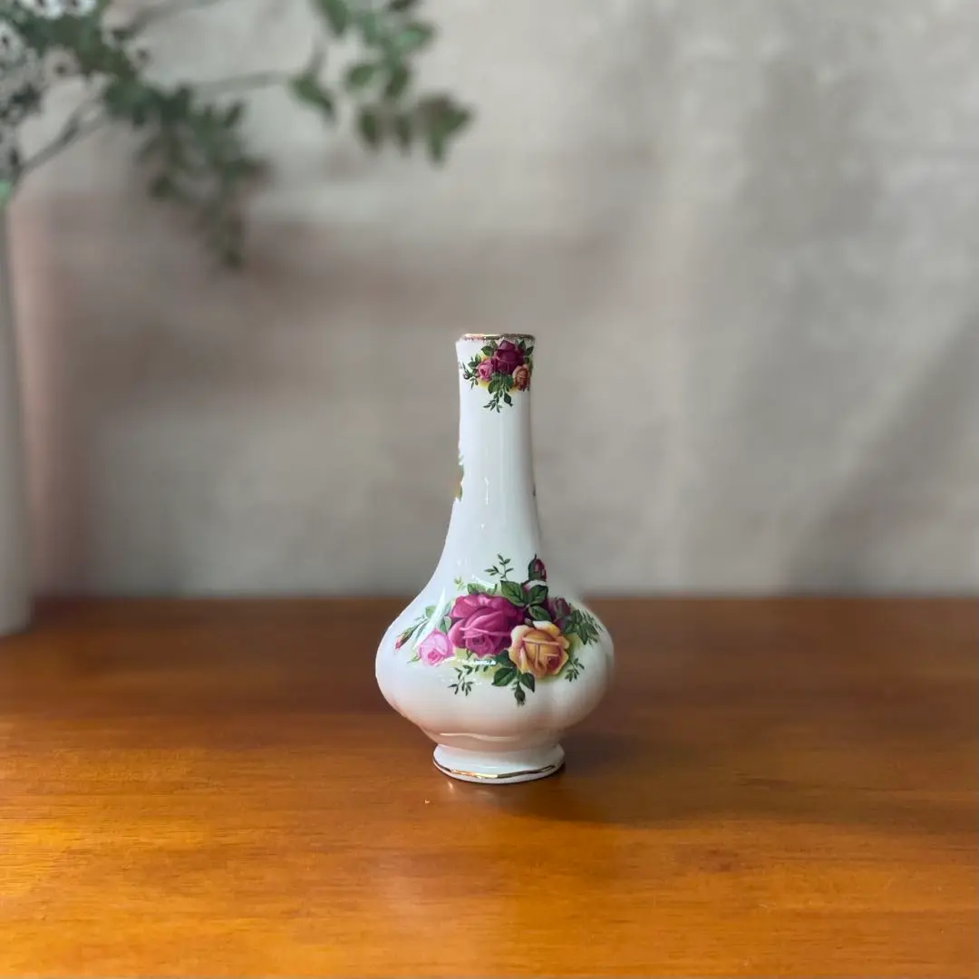 ロイヤルアルバートの花瓶 Vintage Royal Albert 