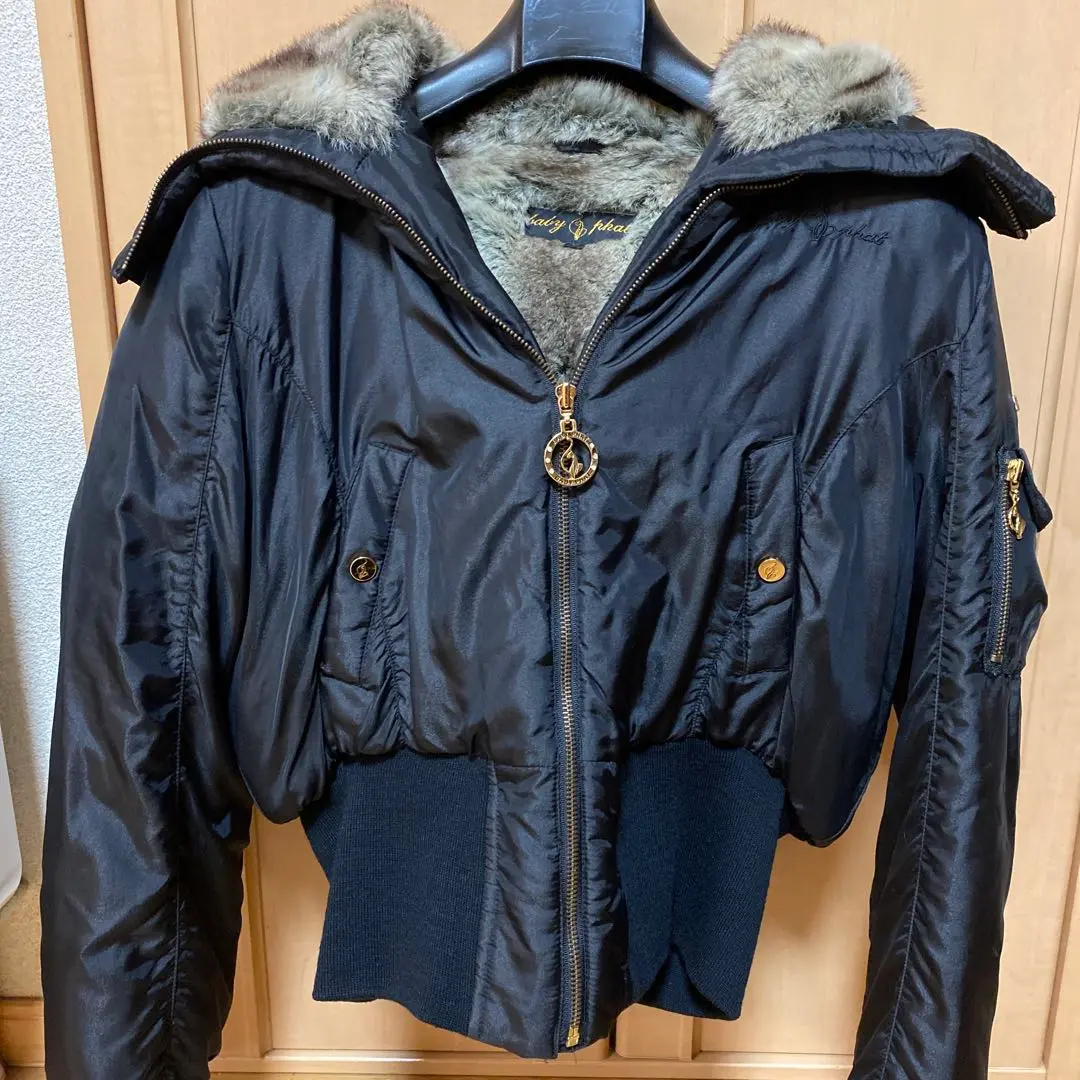 【本日限りお値下げ中】baby phat ダウンジャケット　ブラック　ファー付き 2025年最新】ベイビーファット ダウンジャケットの人気アイテム