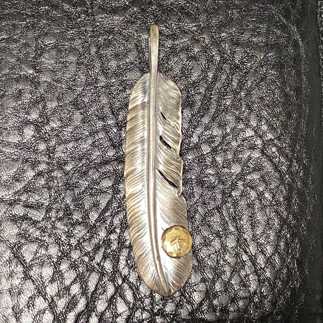 Thumbnail of goro's Goro's Large Feather with Metal OLD 18k SV Left-facing