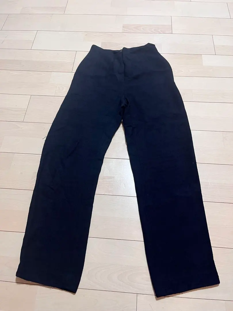 Thumbnail of Black pants