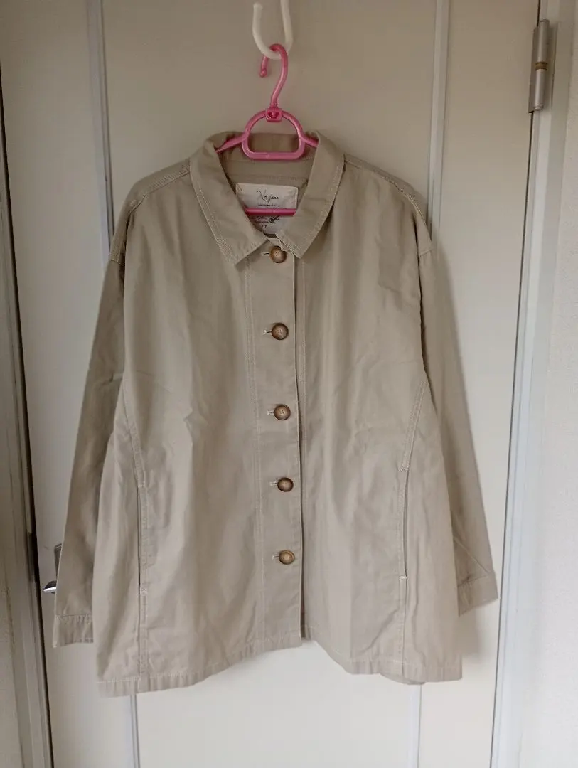 Thumbnail of Light outerwear