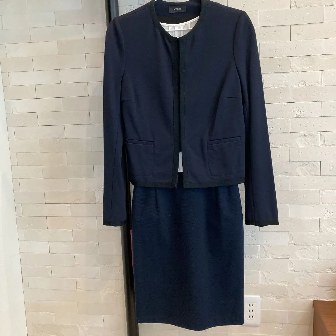 ジョゼフ ノーカラー ジャケット 日本製 上品 グレージュ 40 ノーカラージャケット - SOÉJU online store｜上質な大人の女性