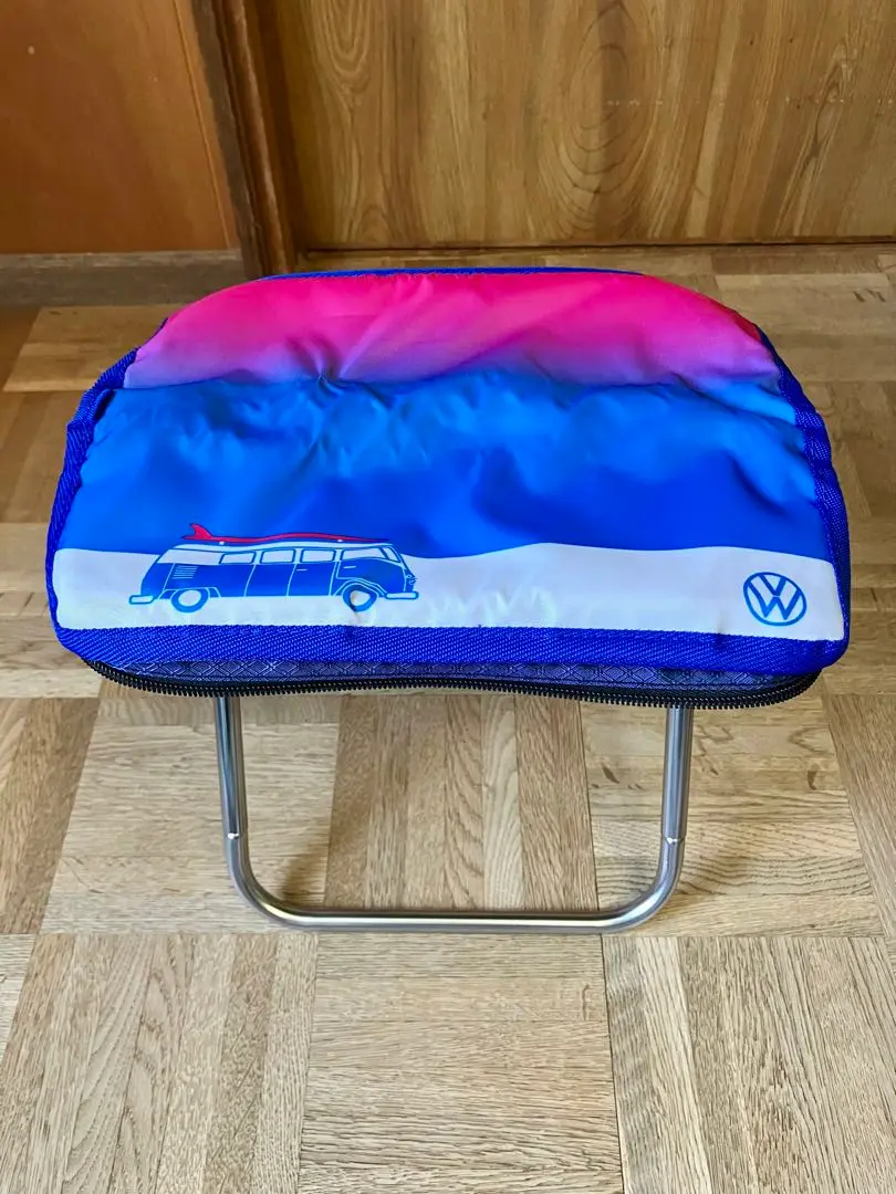Volkswagen 折りたたみチェア 青　ペアセット Volkswagen 折りたたみチェア 青 ペアセット - メルカリ