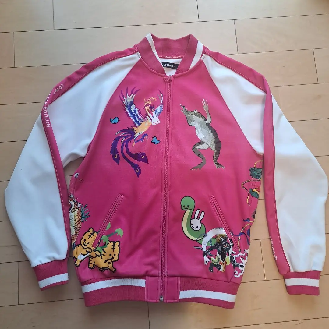 後付けパーカー｜ウサギがいる｜CUNE ONLINE STORE