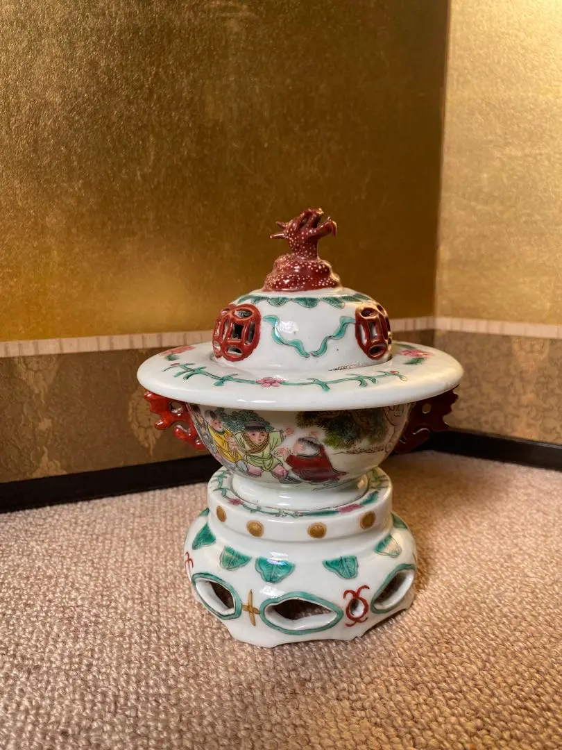 中国骨董 乾隆年楕円形小物入れ 彫刻装飾付き 木製 アンティーク 好評 中国骨董 アンティーク 木製 彫刻装飾付き 乾隆年楕円形