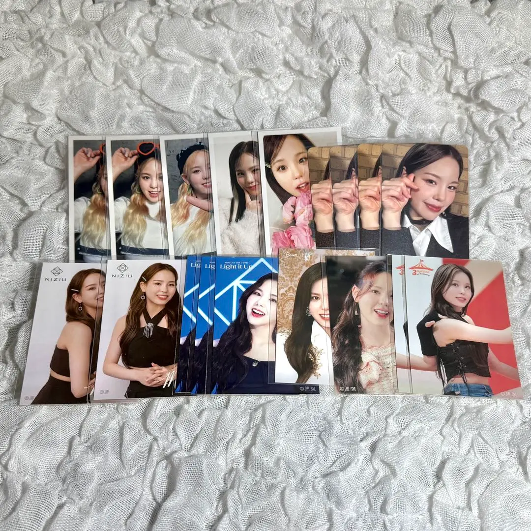 Thumbnail of NiziU Mako trading cards and stickers - bulk sale