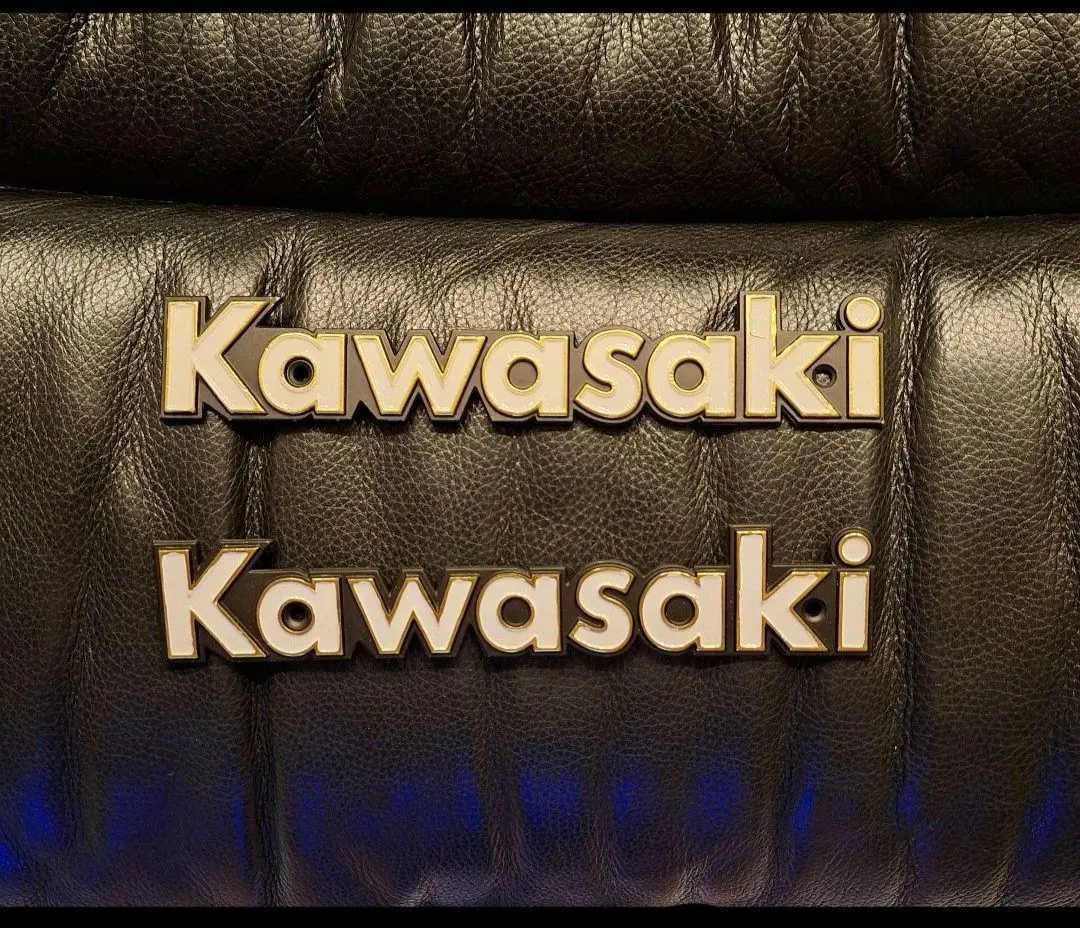 Kawasaki　真鍮製タンクエンブレム　曲げ加工済み　左右２枚セット　未使用 2025年最新】カワサキ エンブレム 真鍮の人気アイテム - メルカリ