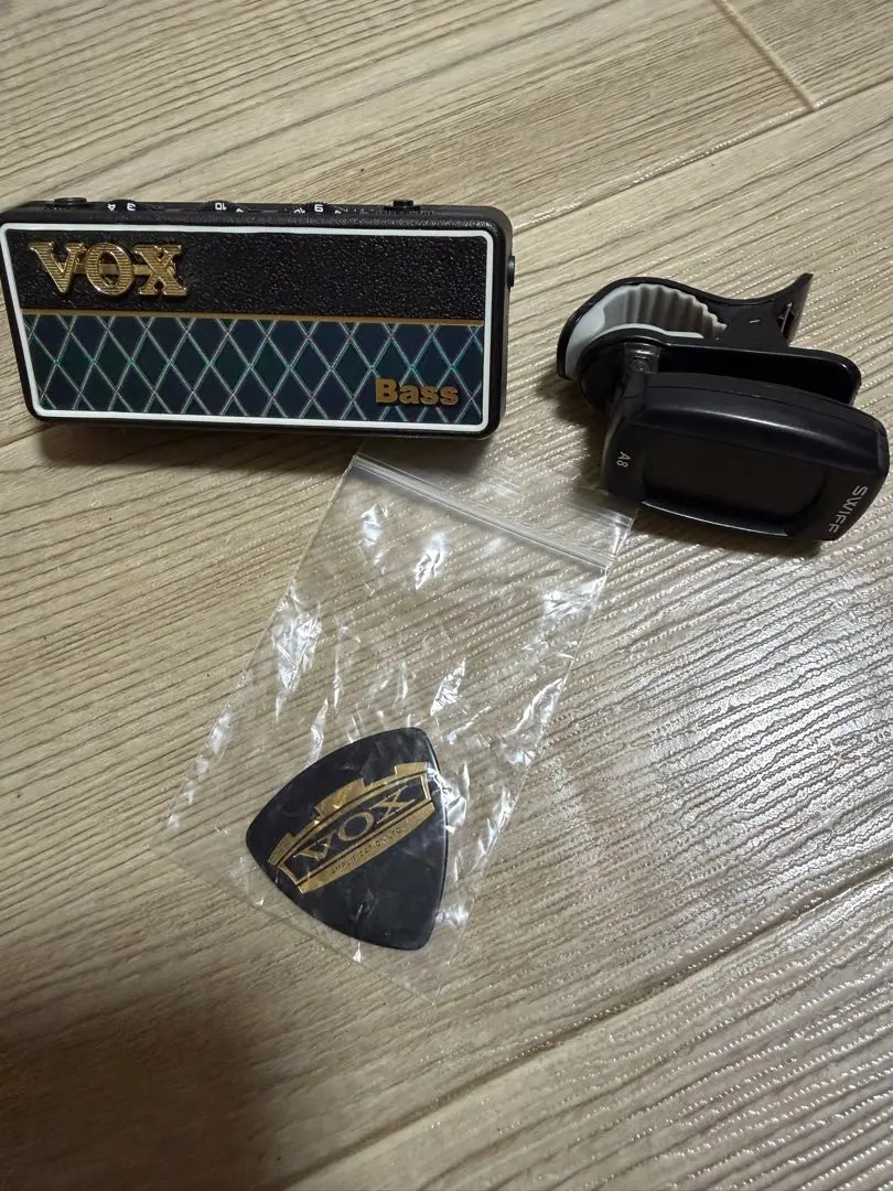 amPlug2 Bass、SWIFF A8夾式調音器和Pick 的縮圖