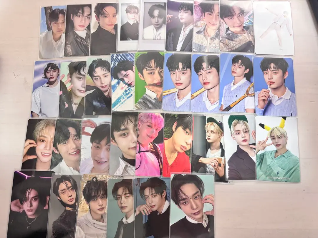 Thumbnail of ZEROBASEONE ZB1 Kim Jiwoong Jiwoong Trading Card Bulk Sale Set