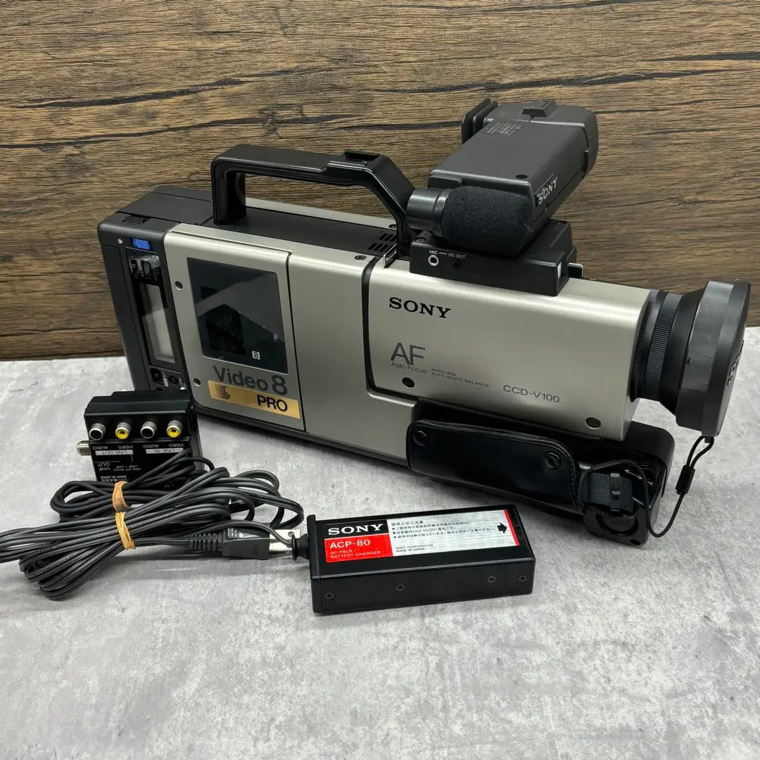 【完動品】SONY8mmビデオカメラ　CCD-V100 完動品】SONY8mmビデオカメラ CCD-V100 - メルカリ