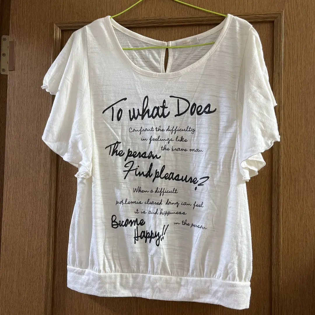 Thumbnail of T-shirt, size M, used clothing