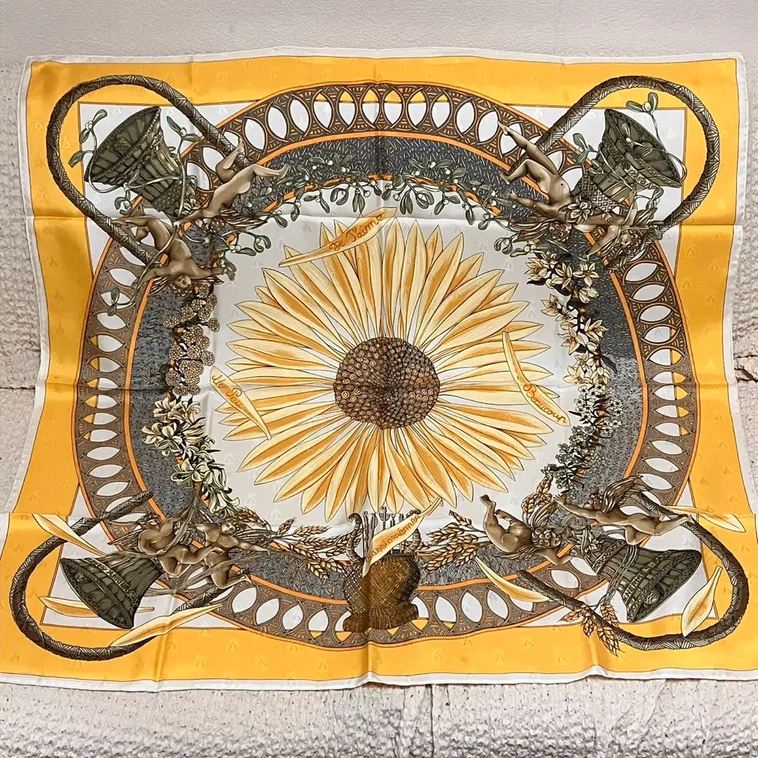 エルメス　スカーフ　約42cm AMOURS エルメススカーフ約42cm AMOURS