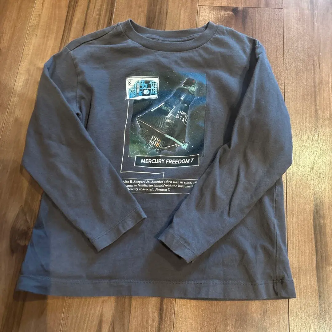 Thumbnail of Long-sleeved T-shirt