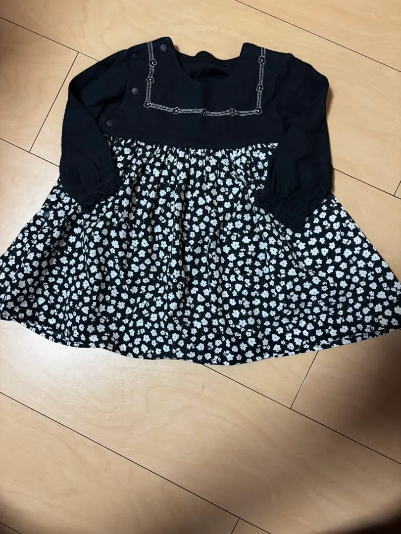 Thumbnail of Floral long-sleeved dress, black and white, 70-80cm