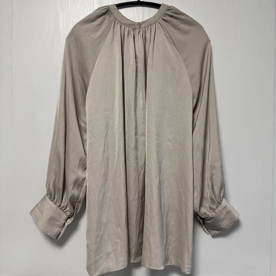Thumbnail of Excellent condition ◇ Light beige long-sleeved voluminous sleeve shirt blouse 2way M