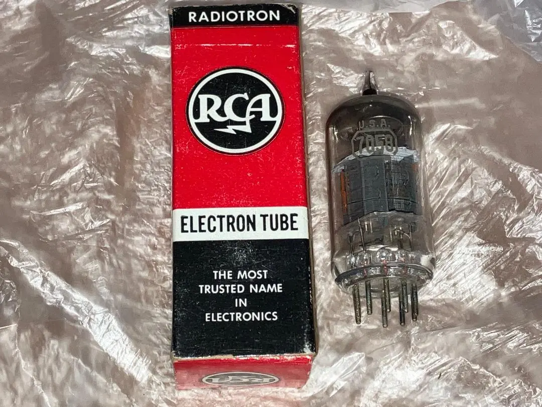ヴィンテージ RCA 12AX7 真空管 古典的な真空管 RCA Vintage 12AX7 Tube（ビンテージ）【楽器検索デジマート】