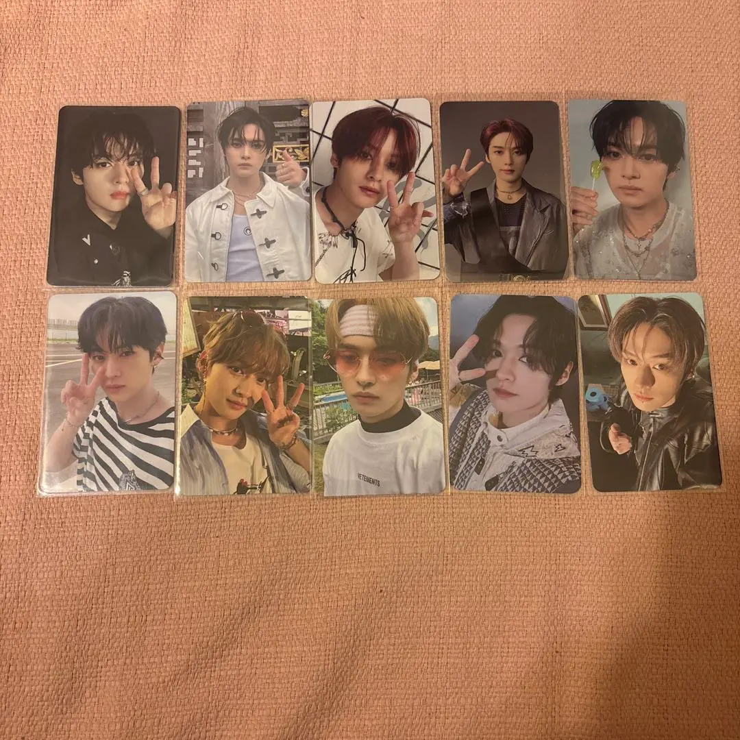 Thumbnail of Stray Kids Lee Know (Lee Minho) SKZ Lino trading card set, 10 items
