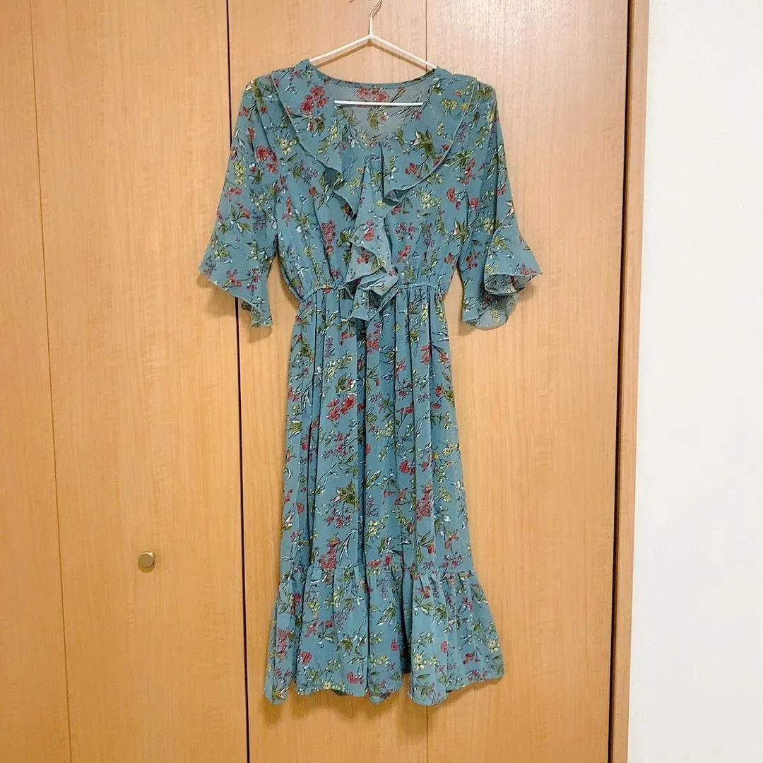 Thumbnail of Korean floral dress