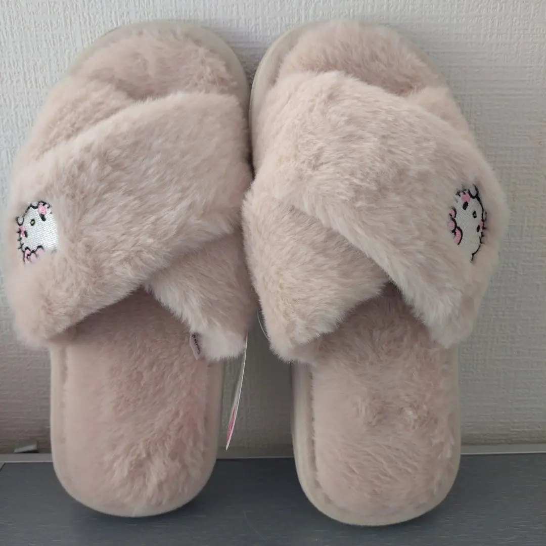 三麗鷗 凱蒂貓 毛毛拖鞋 全新 的縮圖