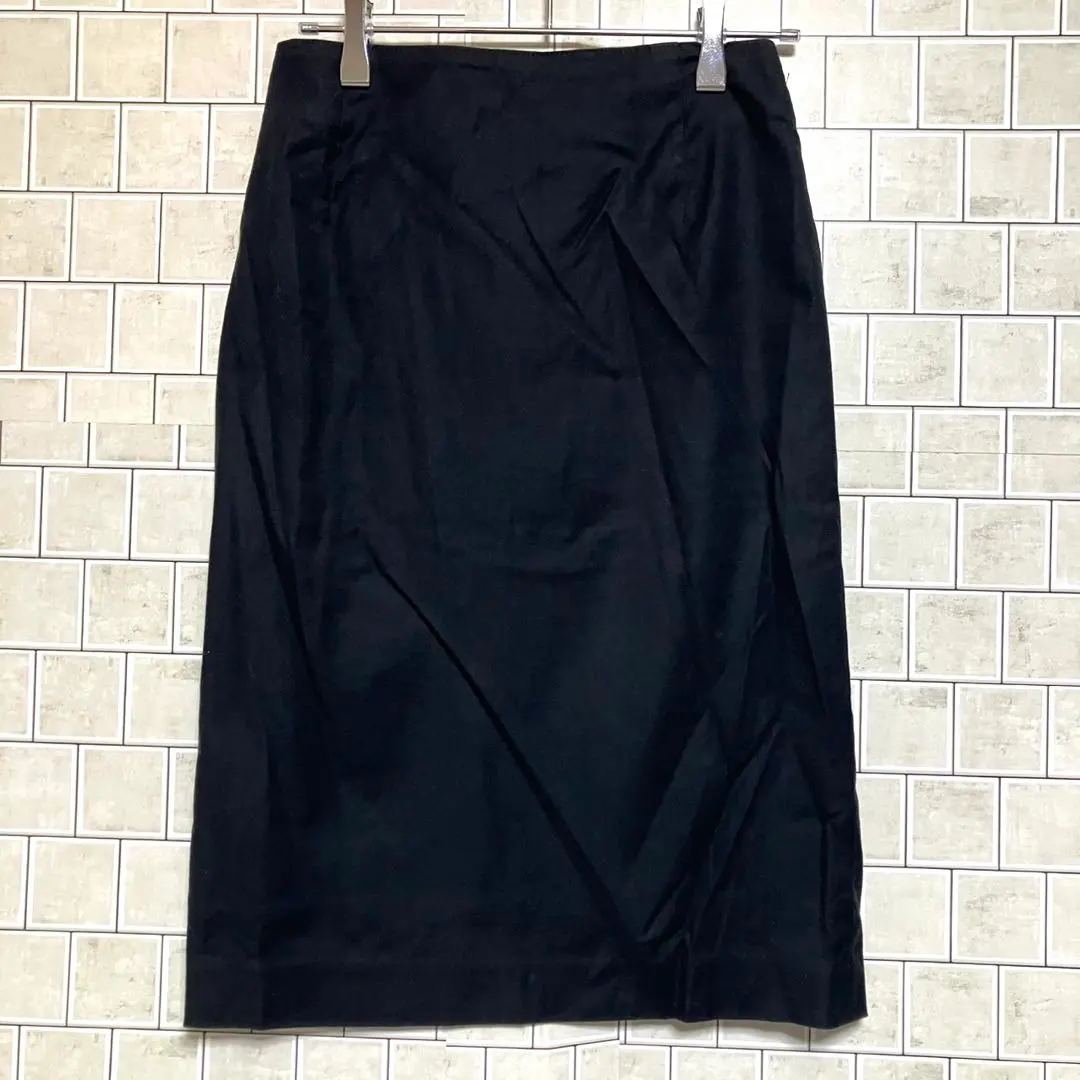 Thumbnail of Tight skirt, waist 61cm, hips 89cm, simple, popular design