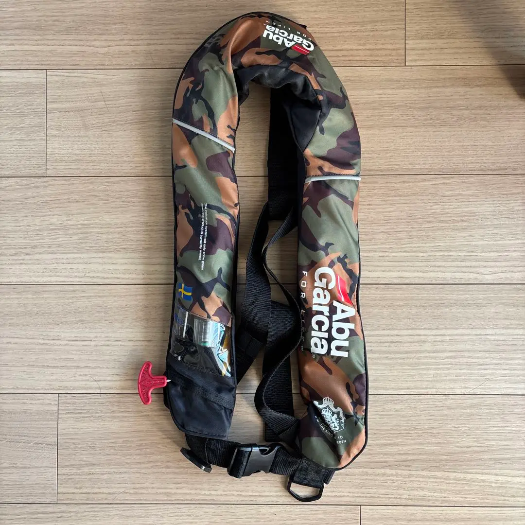 Abu Garcia ライフジャケット　カモフラ INFLATABLE JACKET (インフレータブルジャケット)｜AbuGarcia