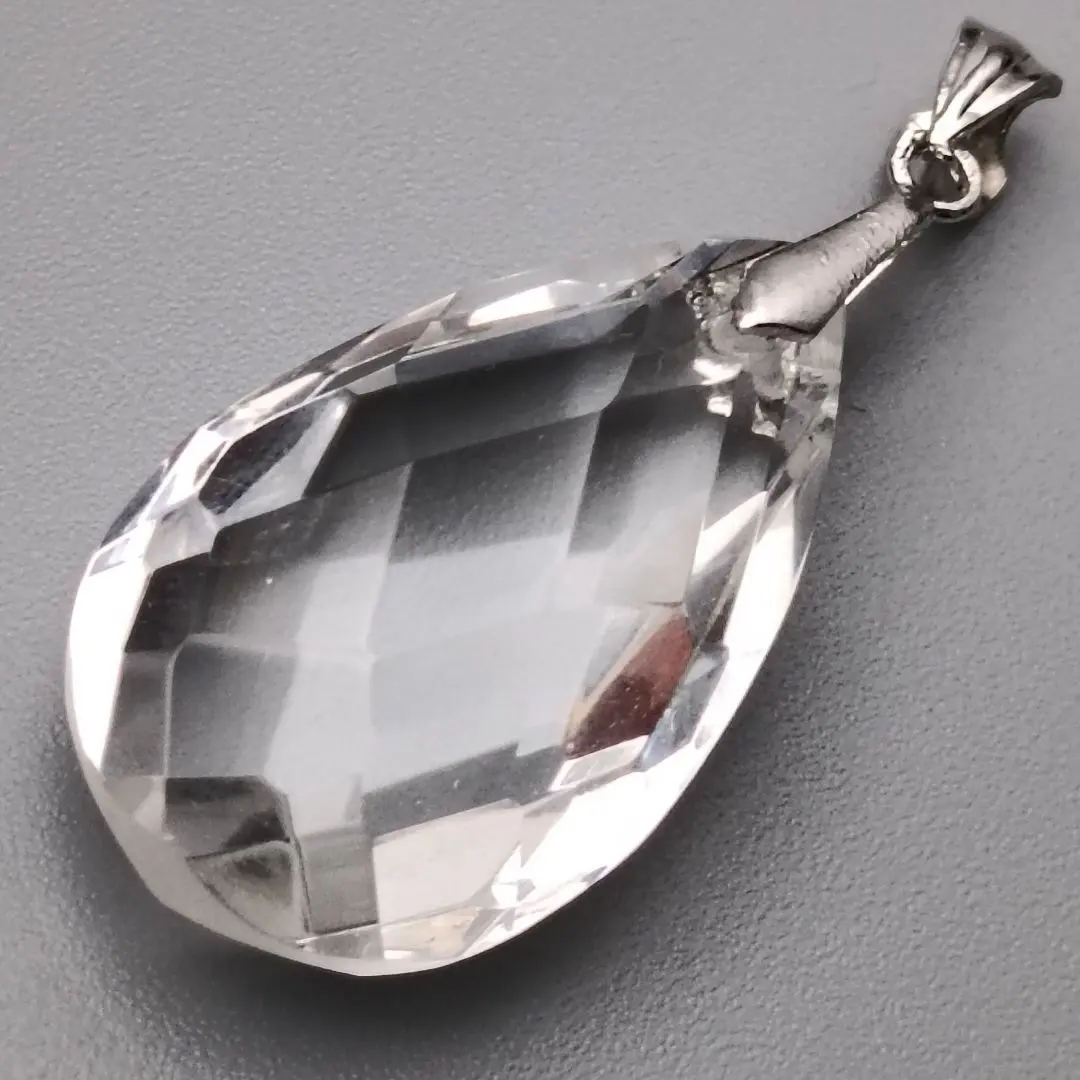 Thumbnail of Crystal Cut Pendant Top - A Poem of Light in a Drop - SILVER Engraving E9