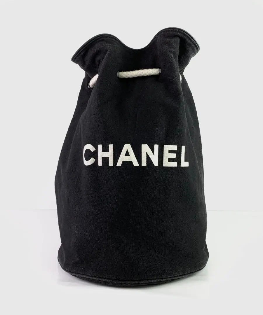 新品未使用✨ CHANEL シャネル バケツ型 巾着 ロゴ ブラック 黒 箱付 2025年最新】シャネルバケツ型バッグの人気アイテム - メルカリ