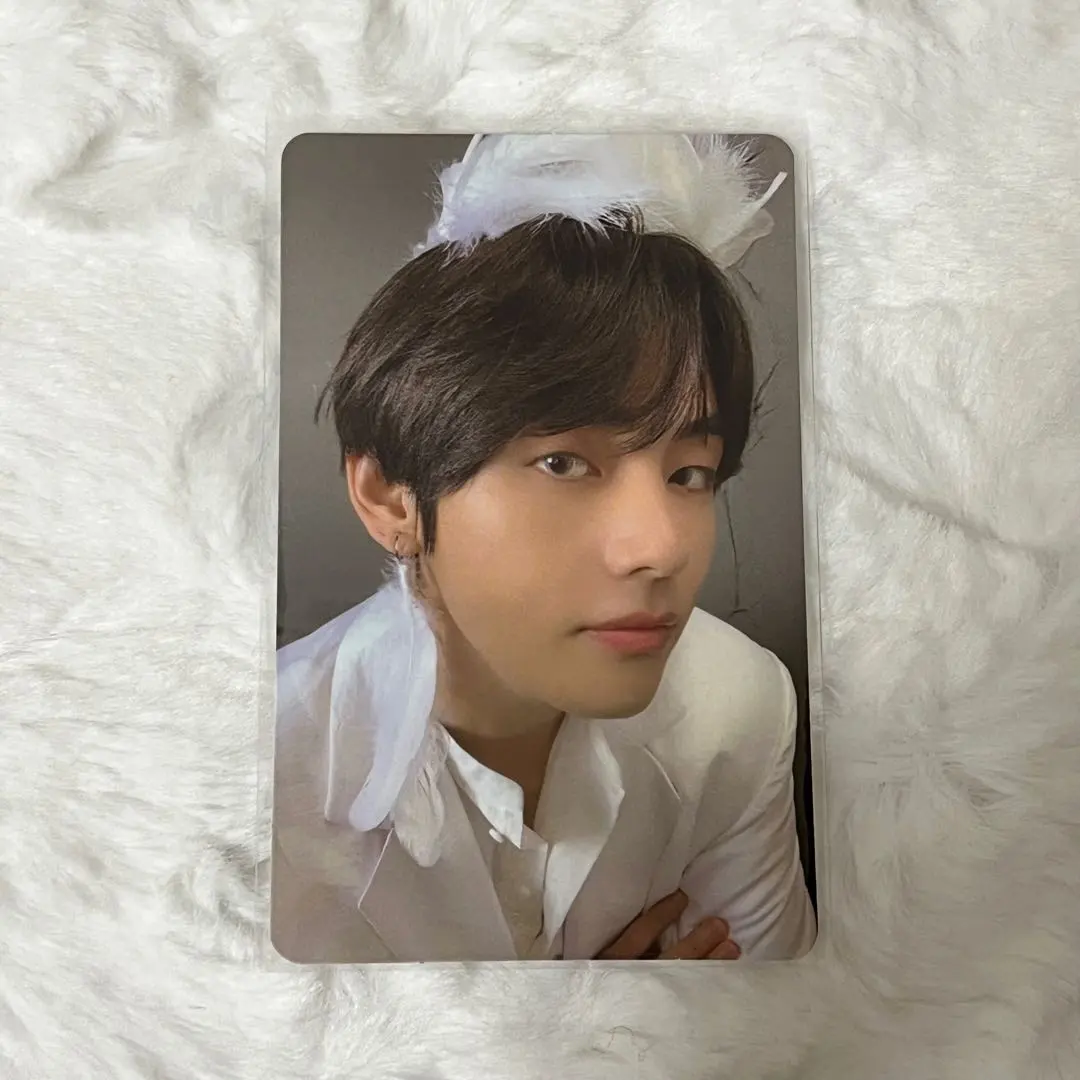 Thumbnail of BTS V (Taehyung) photocard MOS:7