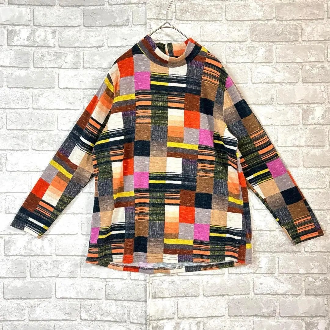 Thumbnail of Mock neck cut-and-sew, checkered pattern, flashy, unique, colorful, relaxed fit, stretchy