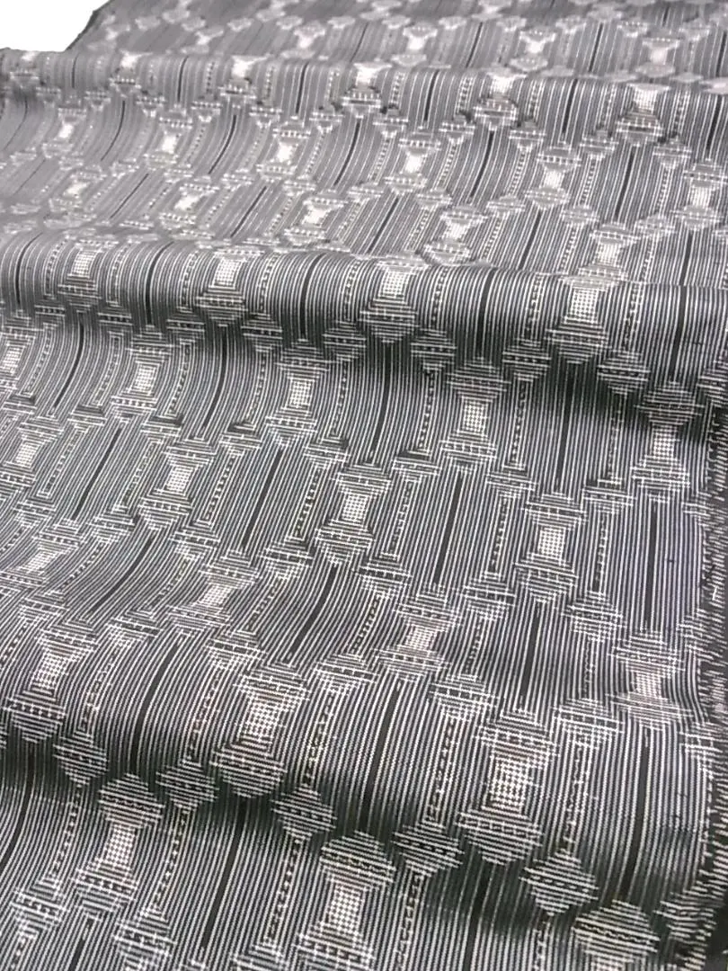 Thumbnail of e083-S1 ◆ Black, Dark Navy, Tsumugi, Geometric Pattern, 102 cm ◆ Silk remnant / deconstructed