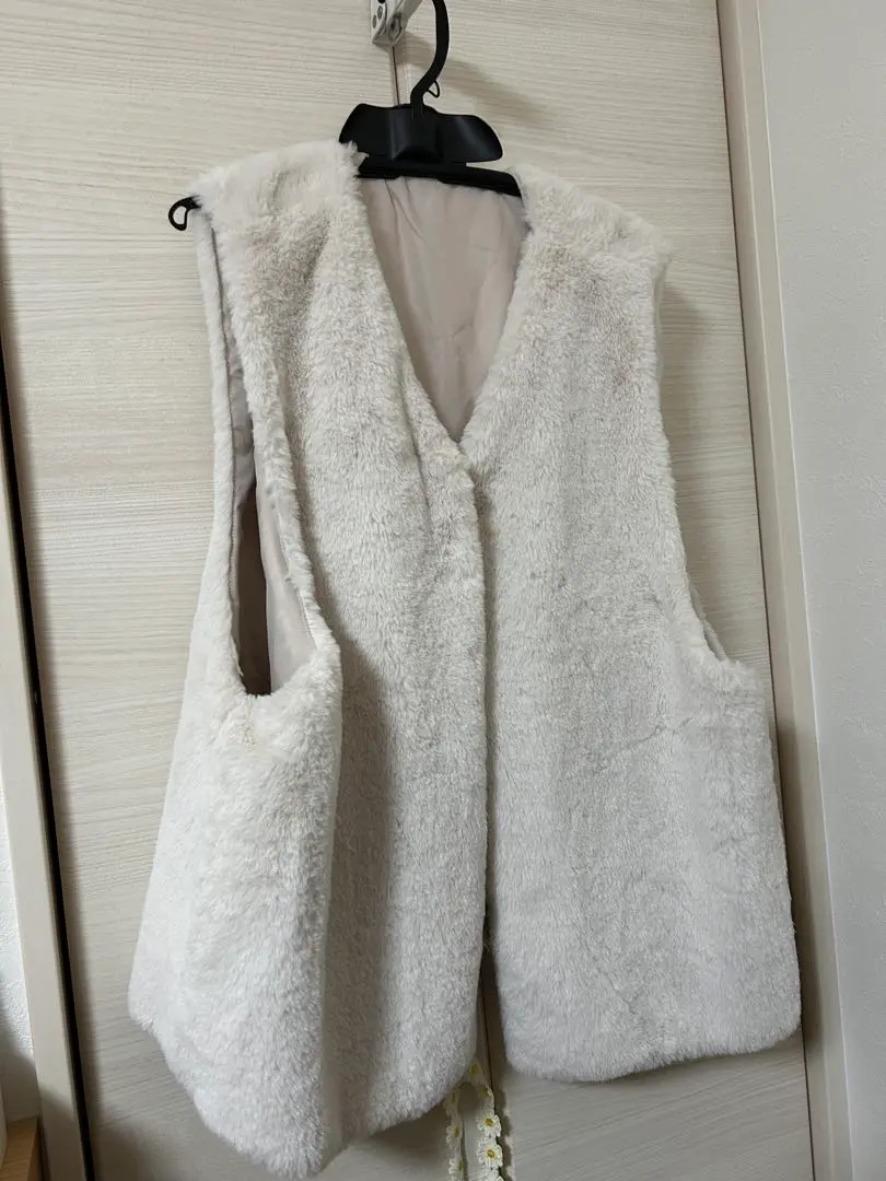 Thumbnail of White fur vest