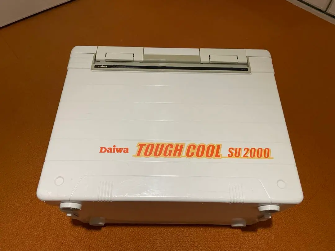 ダイワ　タフクール ４　SU 1600　売価約¥12,800　底面真空パネル 32_1.jpg