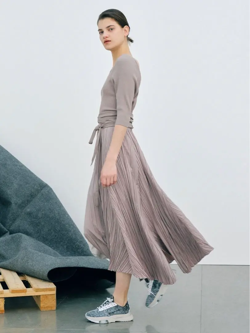 2025年最新】emmi atelier プリーツスカートの人気アイテム