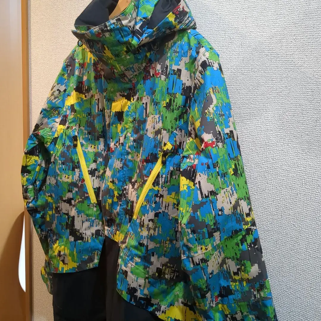 Thumbnail of Price Reduced! [Excellent Condition] Burton Waterproof Snowboard Wear - Men's M Size