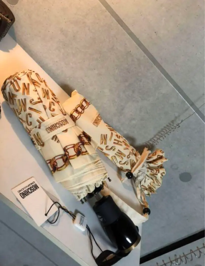美品 MOSCHINO モスキーノ ベア クマ ハート 晴雨兼用折りたたみ