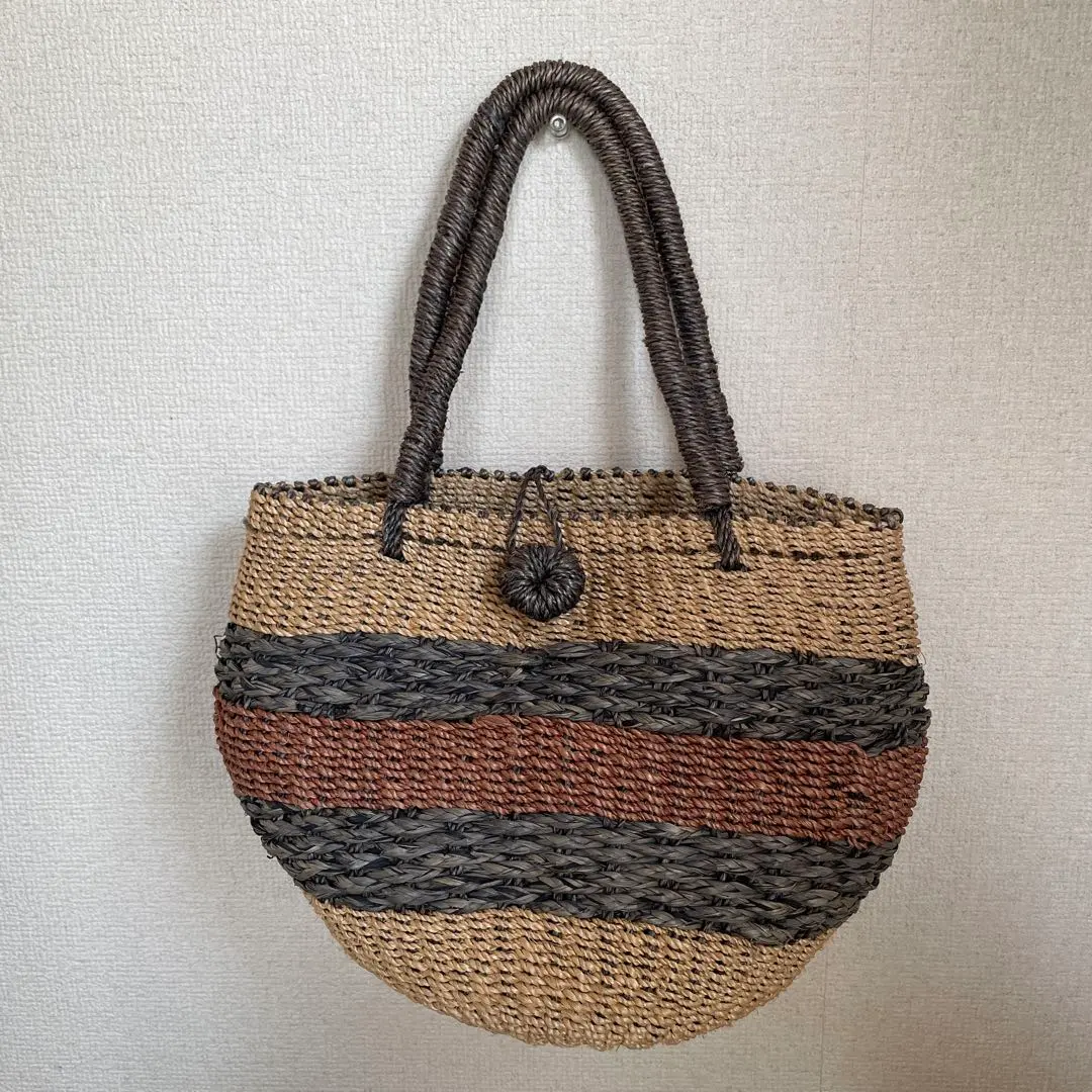 Thumbnail of Natural material basket bag