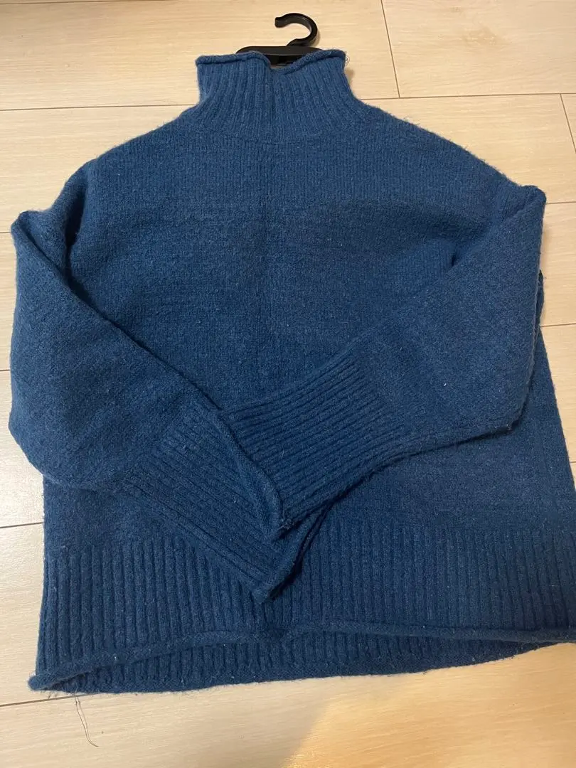 Thumbnail of Blue knit
