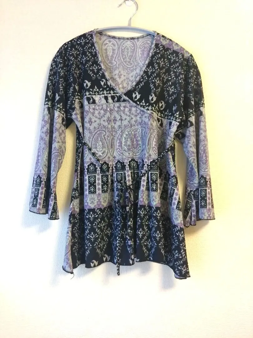 Thumbnail of Patterned V-neck long-sleeved tunic, purple, M-L