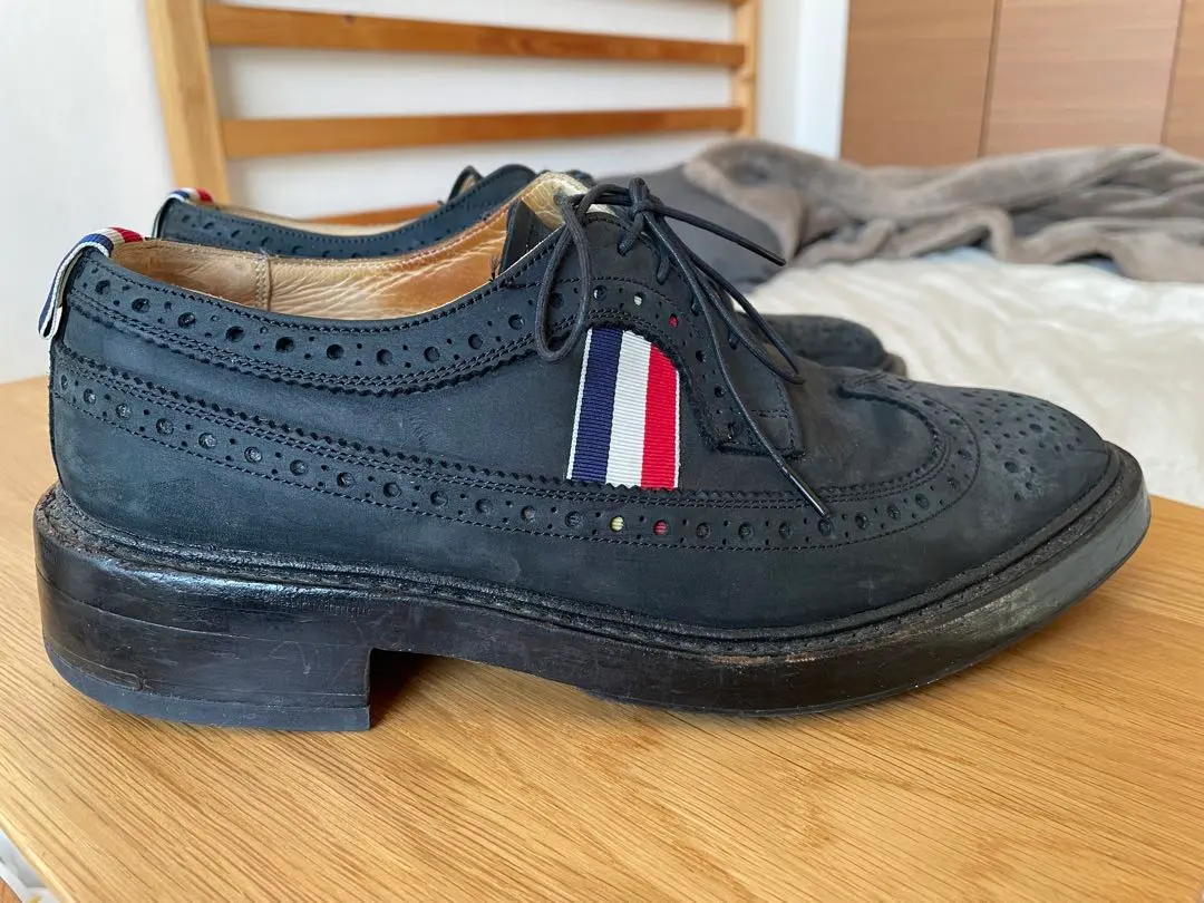 【美品】【TOMBROWN】ブラックレザーウィングチップシューズ 美品】【TOMBROWN】ブラックレザーウィングチップシューズ