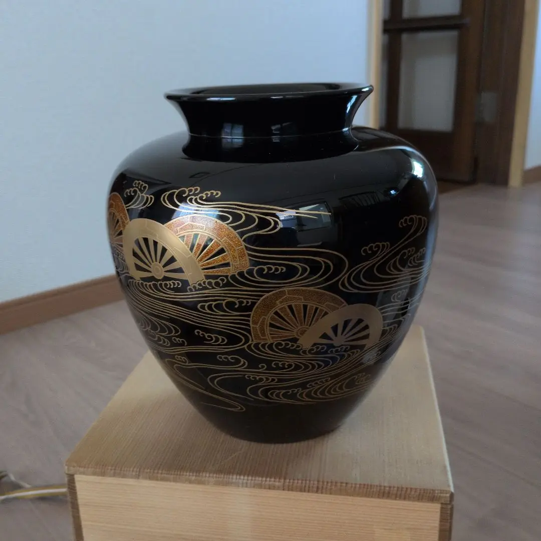 輪島塗 輪光堂 乾漆 花器 花生 漆器 箱入新品輪島塗花生 漆の花瓶 - メルカリ