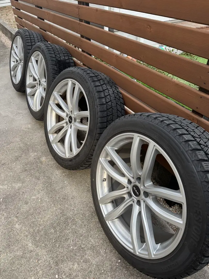 GW限定　アウディ Q7 スタッドレス　275/45R20 GW限定アウディ Q7 スタッドレス275/45R20