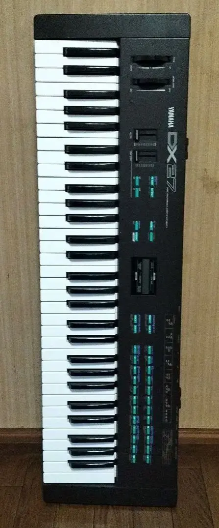YAMAHA DX27 FMシンセサイザー